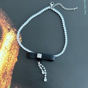 Elegant Black and Silver Bow Chocker Necklace